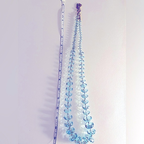 Premier Designs Ice blue necklace faceted graduated acrylic gold beads 30” - Picture 4 of 4